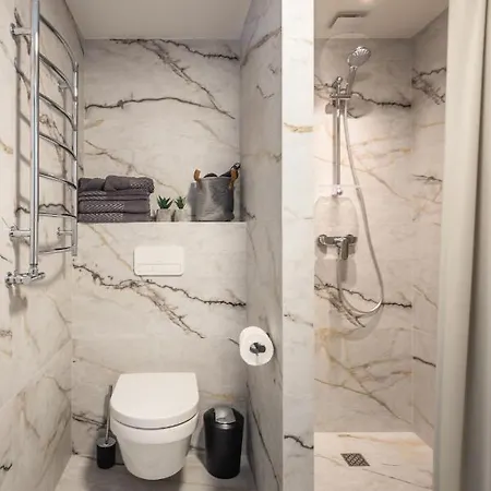 Smelynas Boutique & *