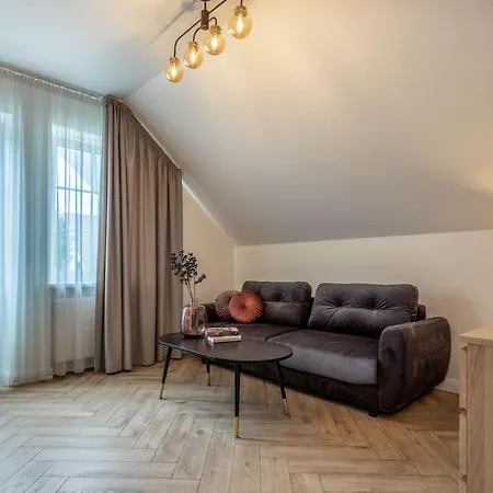 Smelynas Boutique & 公寓 *