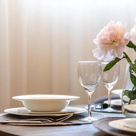 Smelynas Boutique & 帕兰加