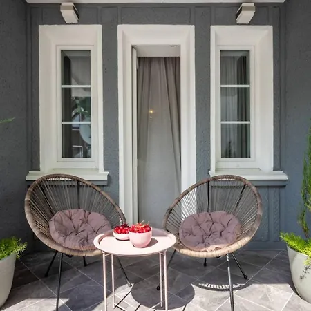 Smelynas Boutique & Apartment